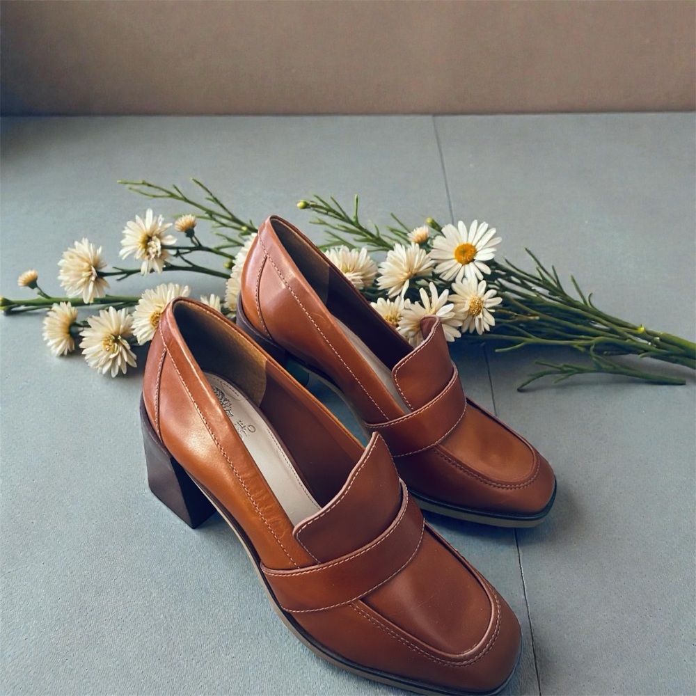 NWOT Vince Camuto block heels